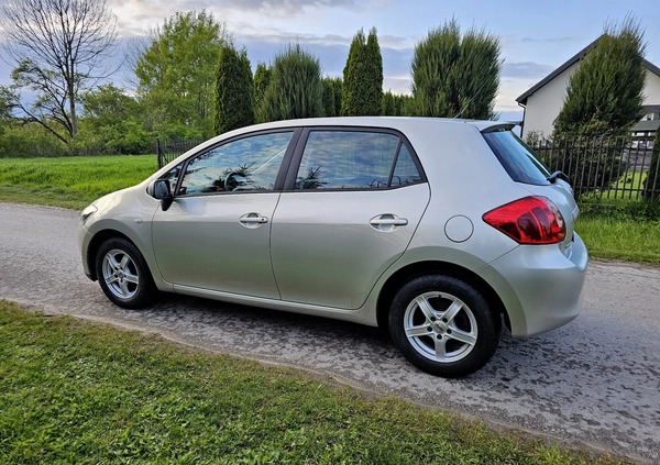 Toyota Auris cena 19900 przebieg: 209000, rok produkcji 2009 z Chełmża małe 191